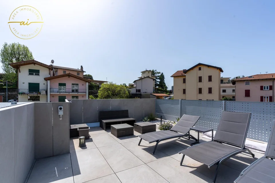 ATTICO MODERNO E LUMINOSO 3.5 LOCALI CON TERRAZZA PANORAMICA