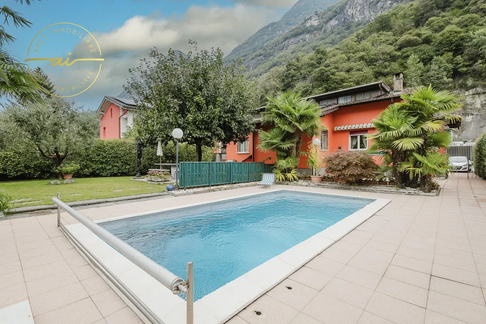 CASA UNIFAMILIARE CON GIARDINO E PISCINA
