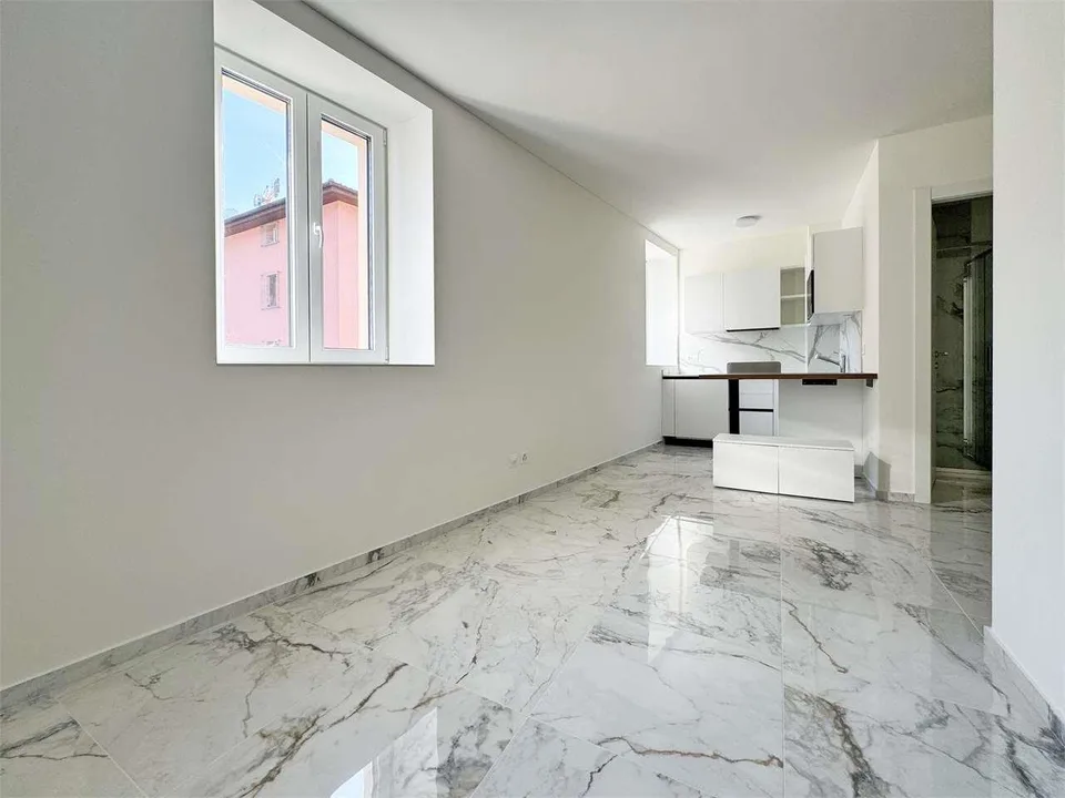 Vendesi Palazzina completamente ristrutturata rendimento 4.85% - DR1 – Foto 8 von 11