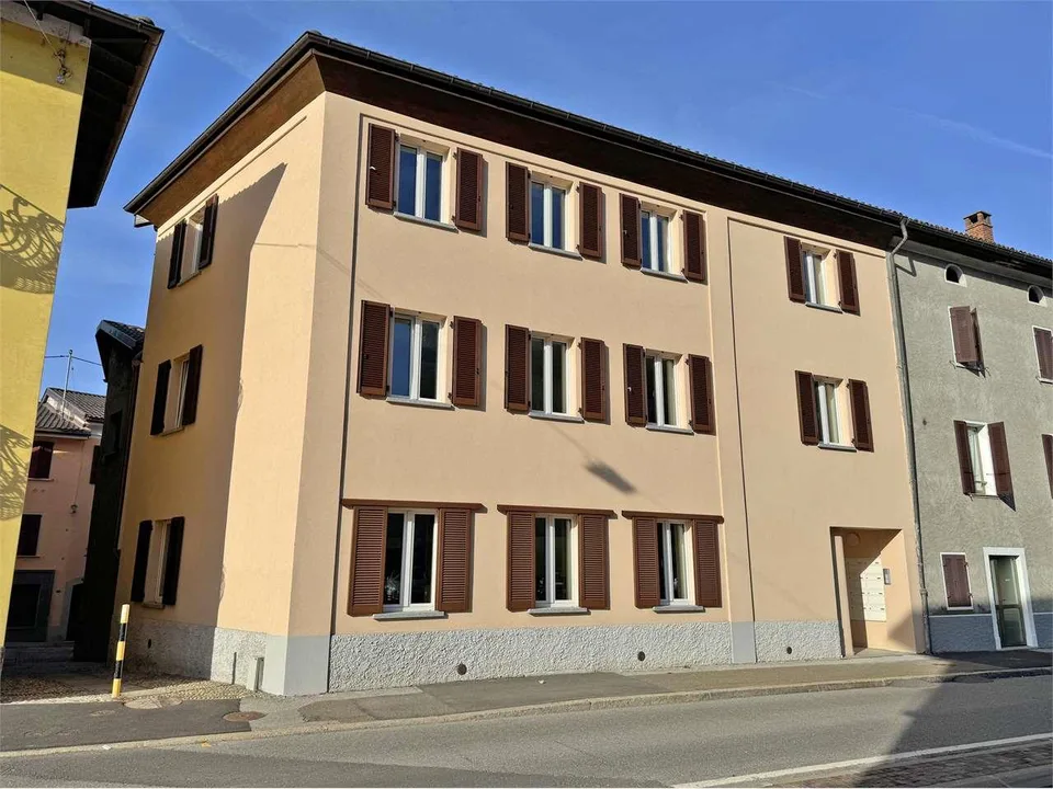 Vendesi Palazzina completamente ristrutturata rendimento 4.85% - DR1