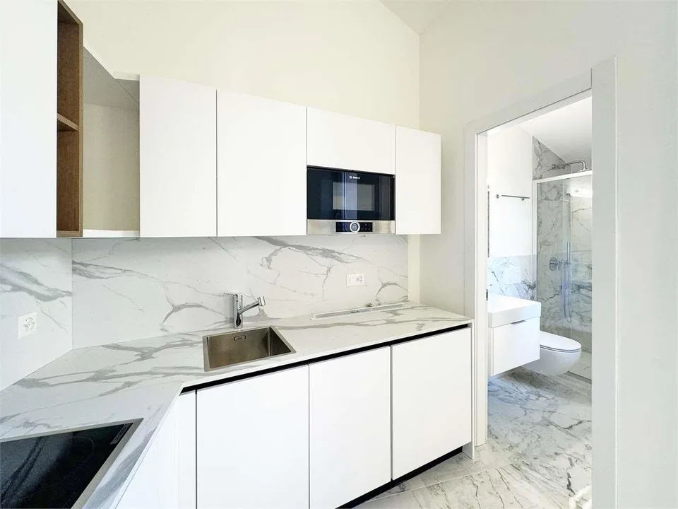 Vendesi Palazzina completamente ristrutturata rendimento 4.85% - DR1