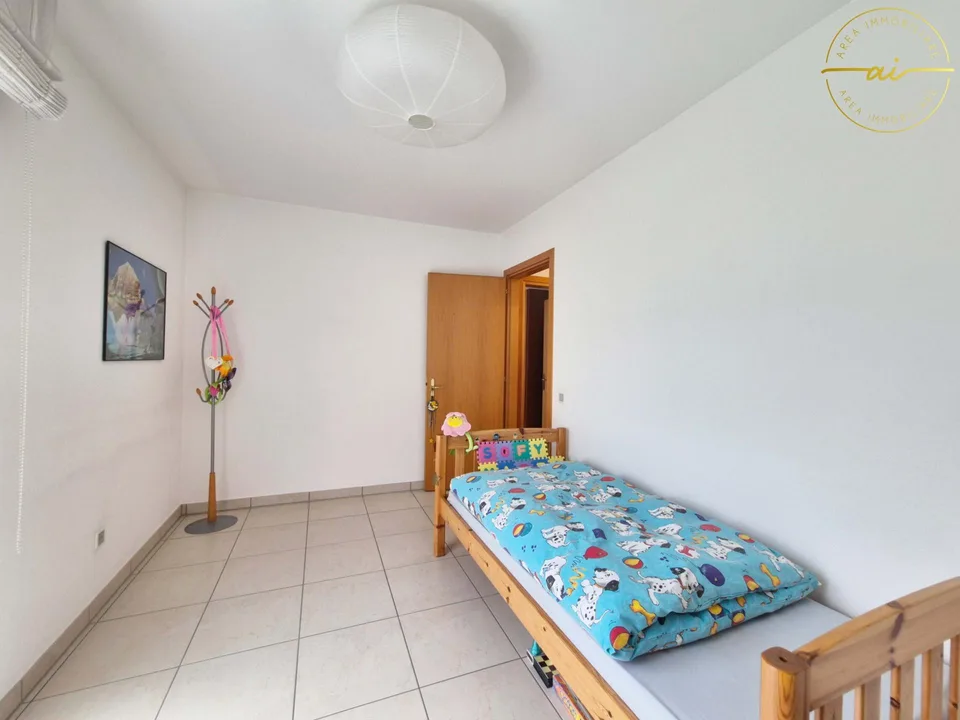 LUMINOSA CASA DI TESTA DI 5.5 LOCALI NEL VERDE – foto 12 di 13