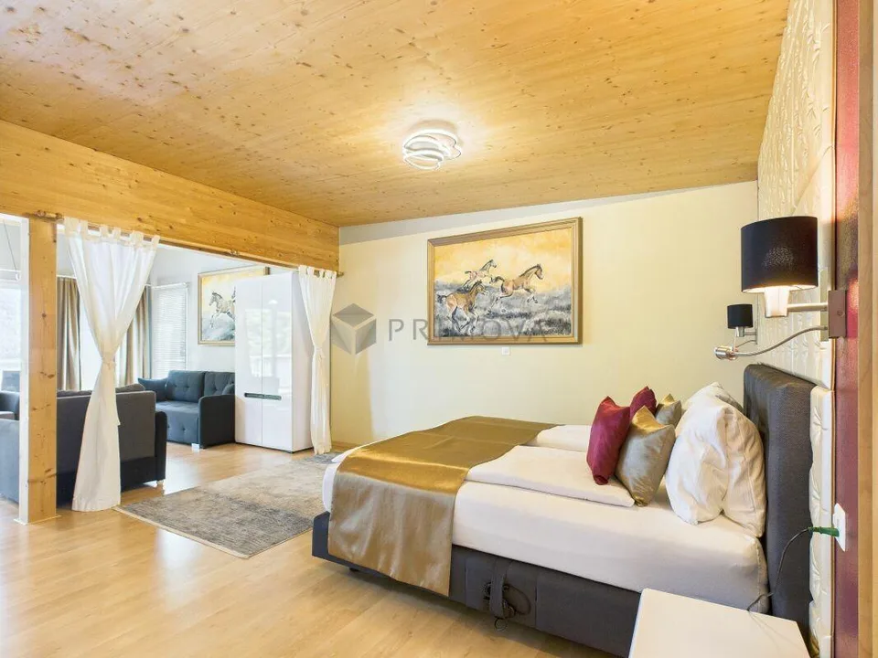 Hotel & Restaurant mit Einliegerwohnungen, Rebberg und Bauland in P... – Foto 24 von 30