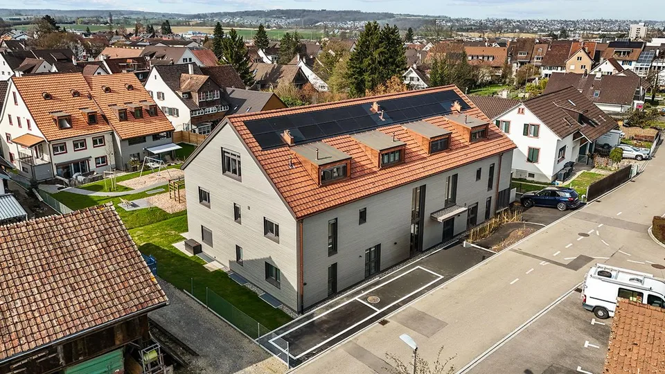 3½-Zimmer Erdgeschosswohnung mit Wintergarten, Sitzplatz und Garten