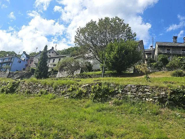Rustico zum Ausbauen im Dorfkern mit kleinem Garten / Grande stalla... – photo 15 of 19