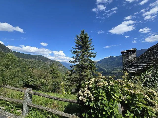 Rustico zum Ausbauen im Dorfkern mit kleinem Garten / Grande stalla... – photo 12 of 19