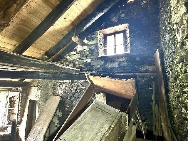 4--Zimmer-Hausteil zum Ausbauen im Dorfkern / parte di una casa di ... – Foto 7 von 19