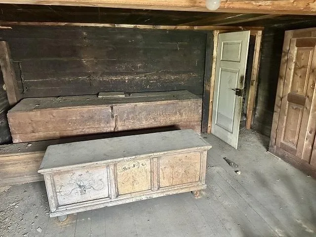 4--Zimmer-Hausteil zum Ausbauen im Dorfkern / parte di una casa di ...