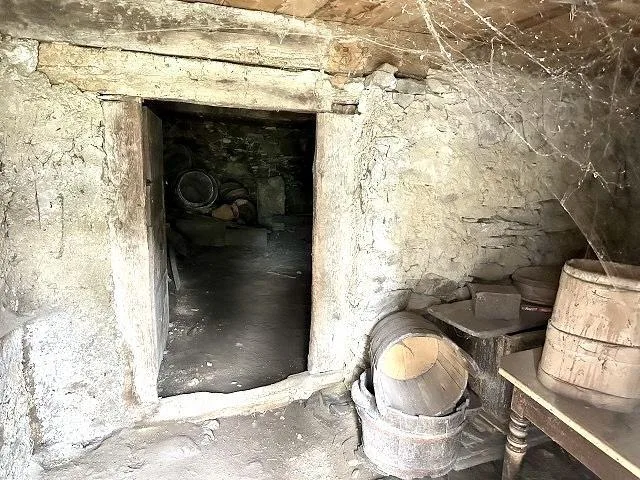 4--Zimmer-Hausteil zum Ausbauen im Dorfkern / parte di una casa di ... – Foto 6 von 19