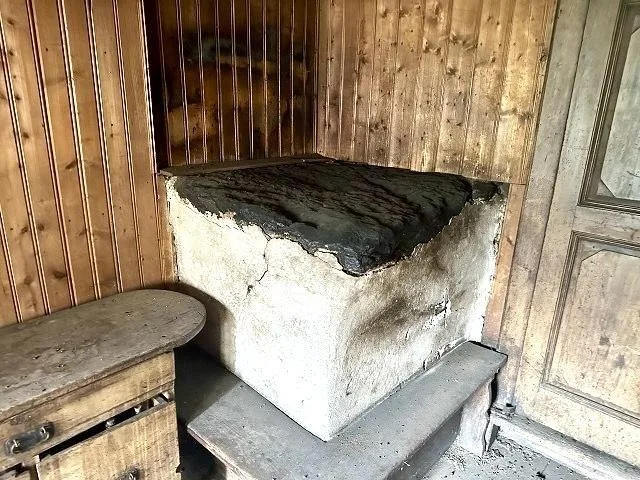 4--Zimmer-Hausteil zum Ausbauen im Dorfkern / parte di una casa di ...