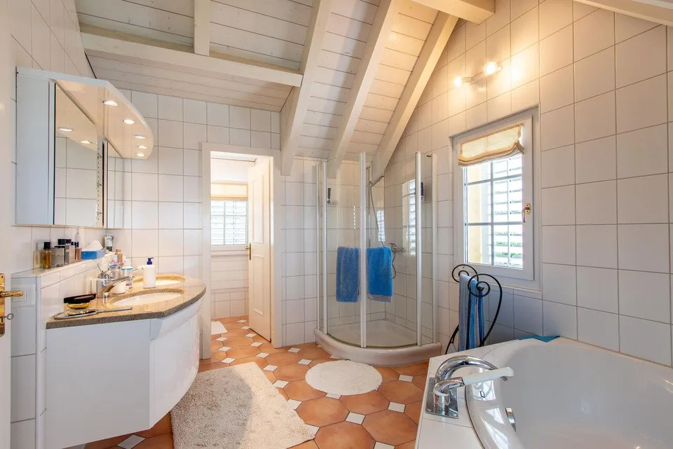 Exklusive Villa mit See- und Alpensicht sowie Pooloase – foto 17 di 18
