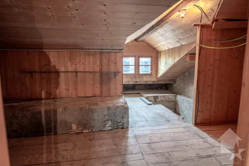 Maison villageoise avec grange attenante et garages – Foto 7 von 13