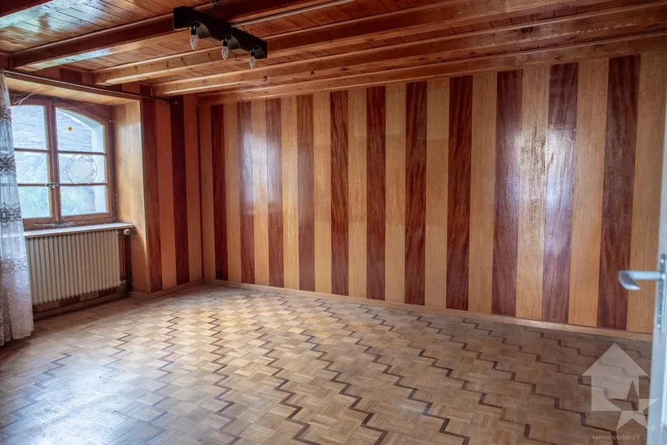 Maison villageoise avec grange attenante et garages – Foto 6 von 13