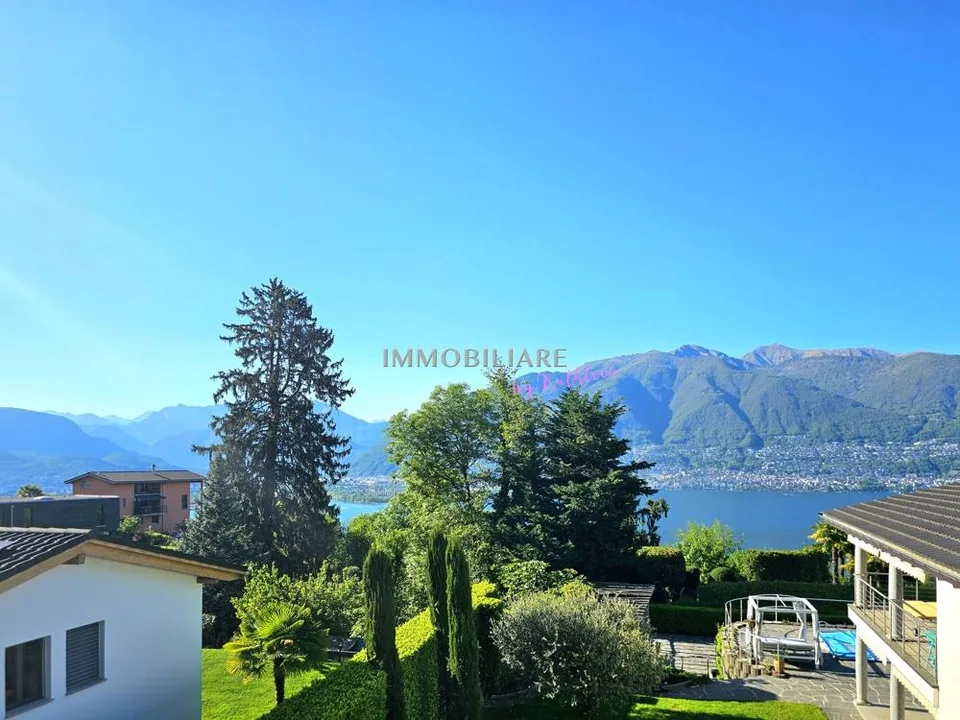 Modernes Neubau-Penthouse mit Seesicht in Piazzogna, ruhig, zentral