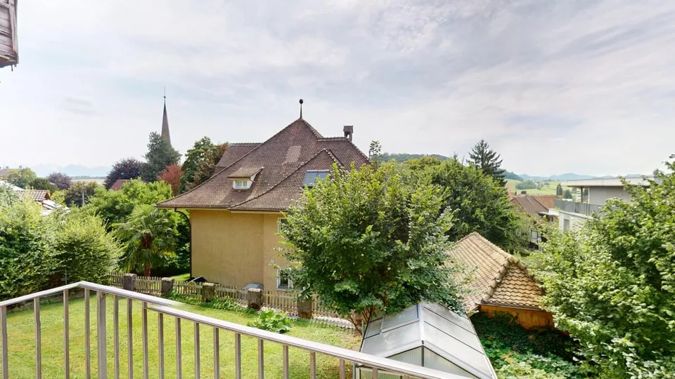 Bauernhaus mit modernem (Gewerbe-)Anbau – foto 16 di 23