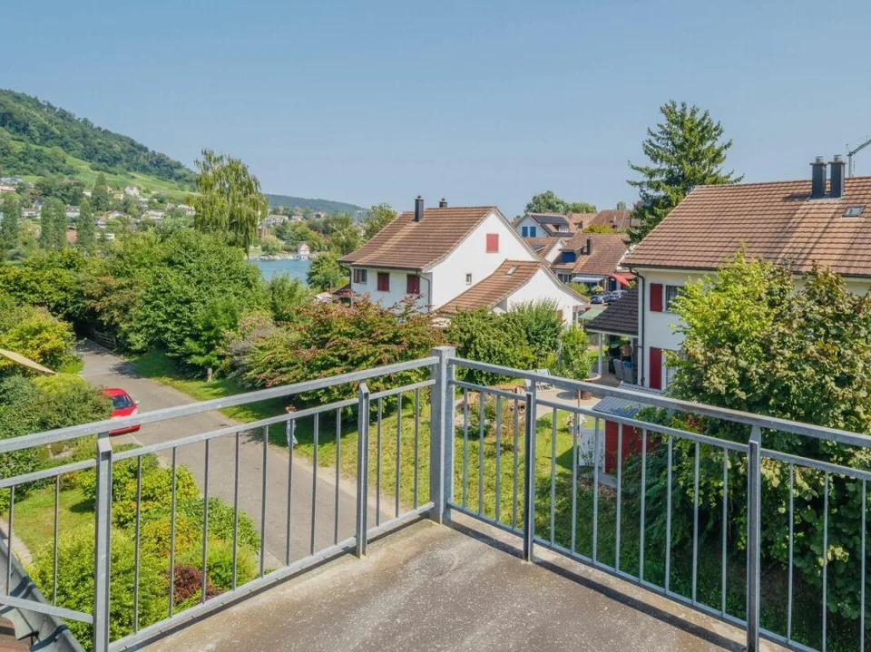Charmante 2.5-Zimmer-Maisonette mit Rheinblick
