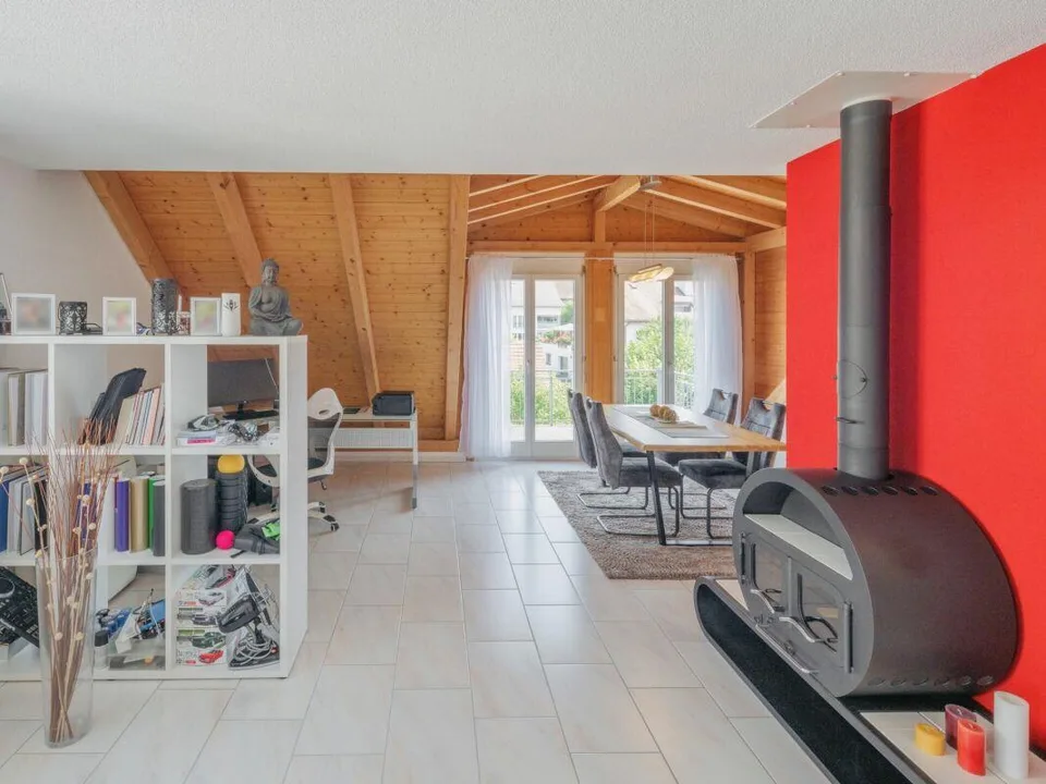 Charmante 2.5-Zimmer-Maisonette mit Rheinblick