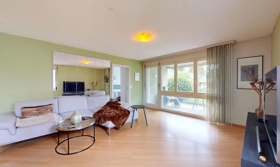Wohngenuss mit Stil - 4.5-Zimmerwohnung mit Kamin, Terrasse & Loggia