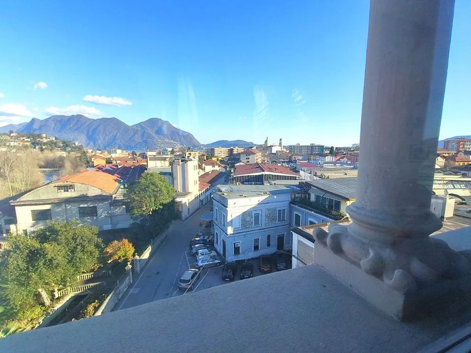 Elegante Dachgeschosswohnung in historischem Palazzo mit hochwertig... – Foto 8 von 17