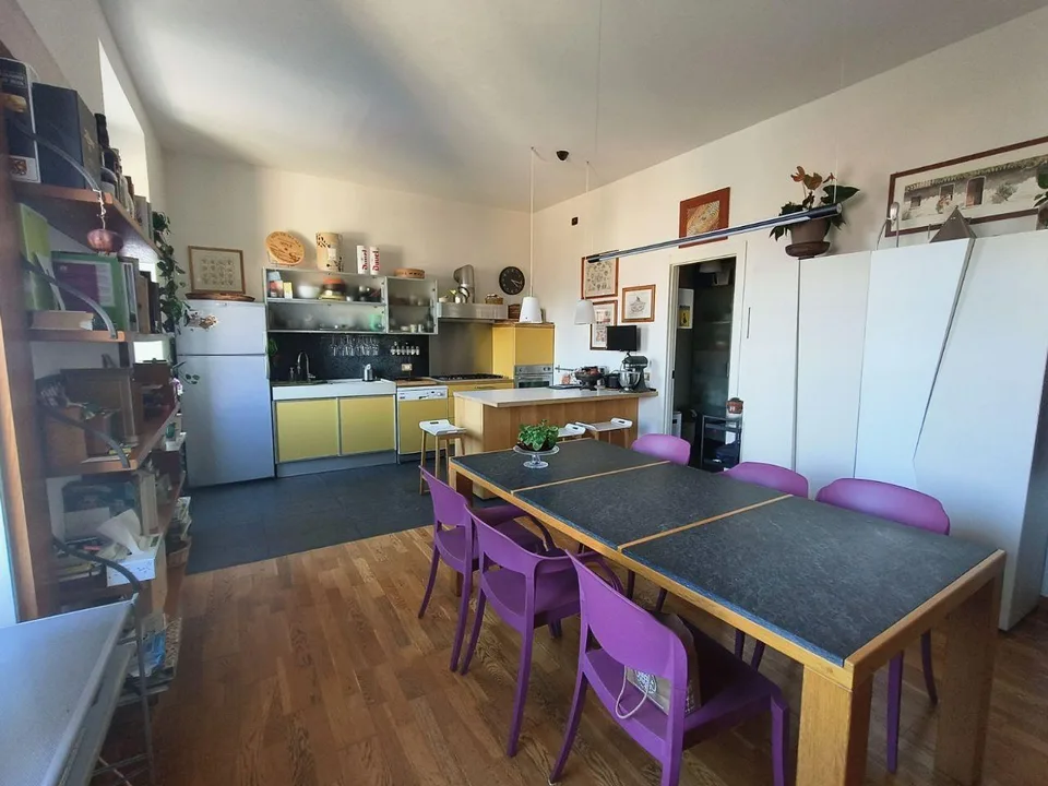 Elegante Dachgeschosswohnung in historischem Palazzo mit hochwertig... – Foto 15 von 17