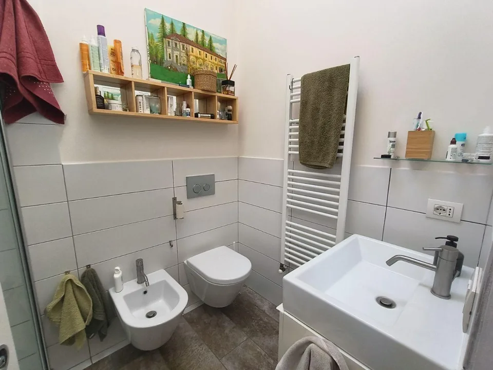 Elegante Dachgeschosswohnung in historischem Palazzo mit hochwertig... – Foto 16 von 17