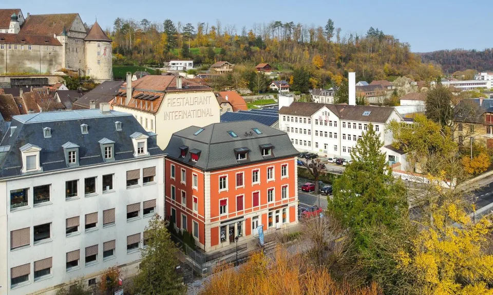 Immeuble mixte rénové au centre de Porrentruy