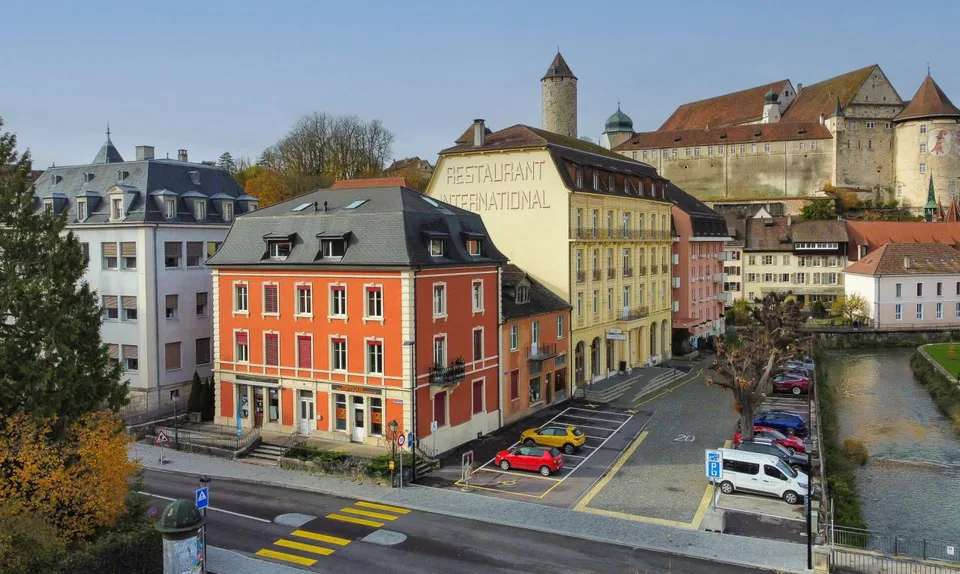 Immeuble mixte rénové au centre de Porrentruy