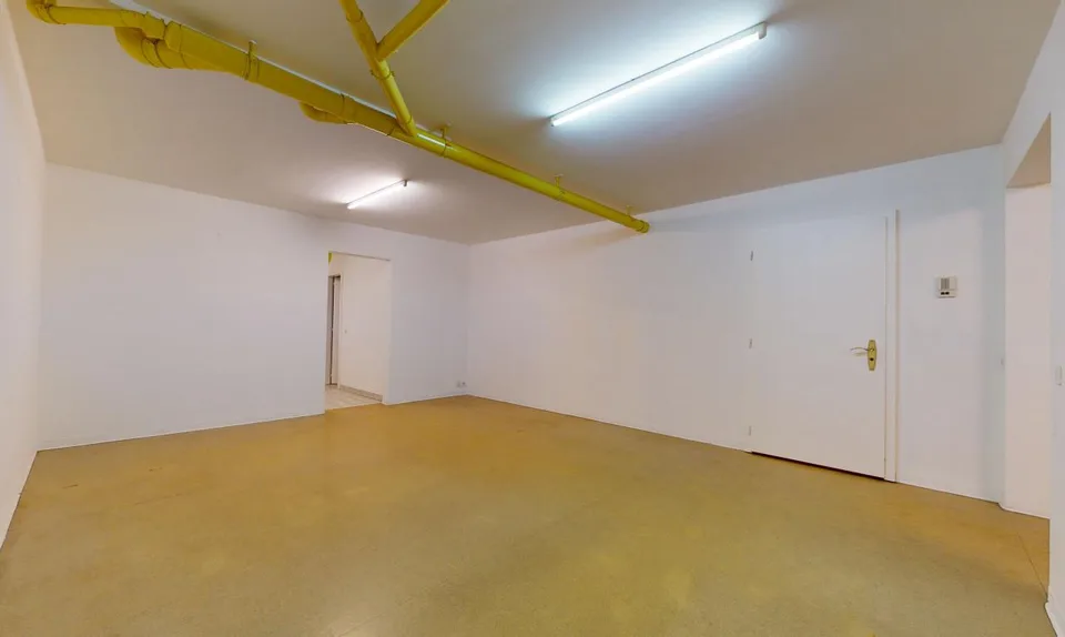 Grand 2 pièces avec fort potentiel – Foto 9 von 13