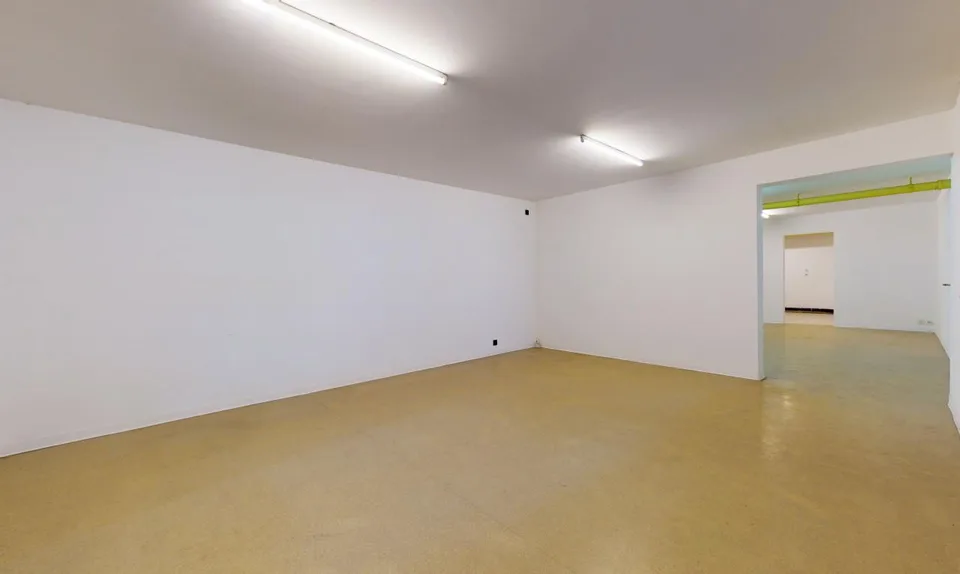 Grand 2 pièces avec fort potentiel – Foto 7 von 13