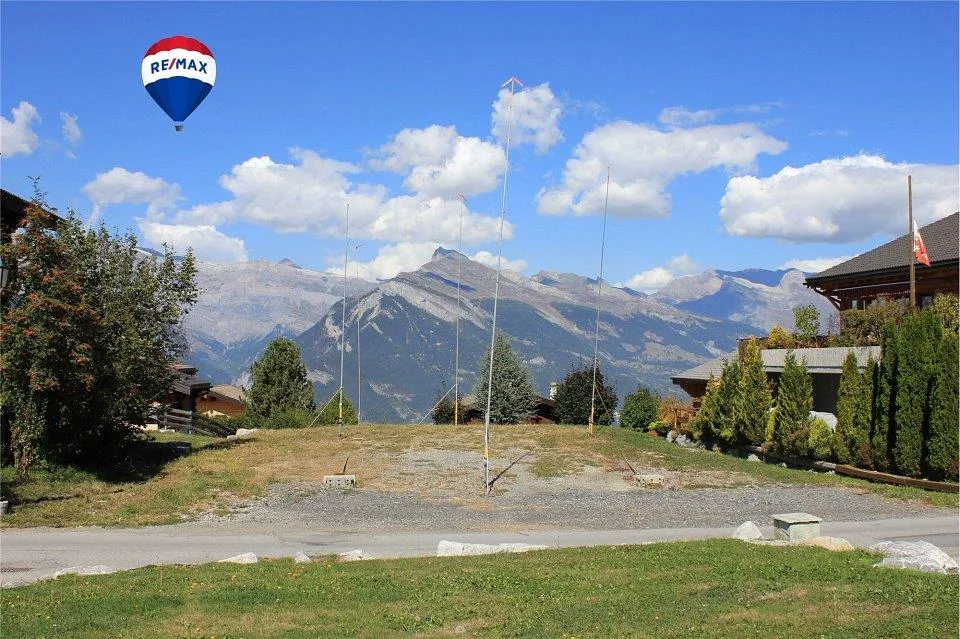 Terrain à construire avec projet, libre de mandat.