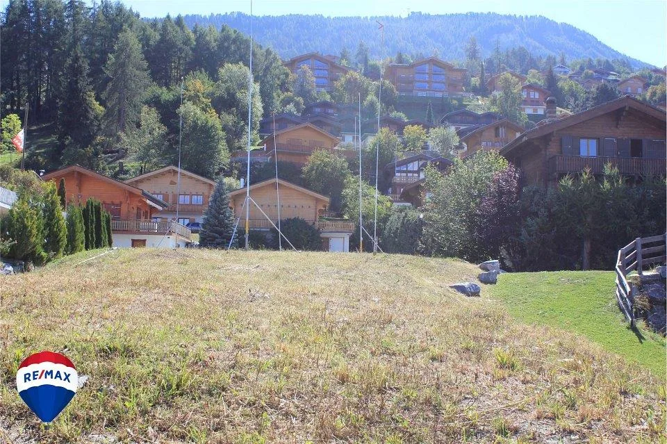 Terrain à construire avec projet, libre de mandat.