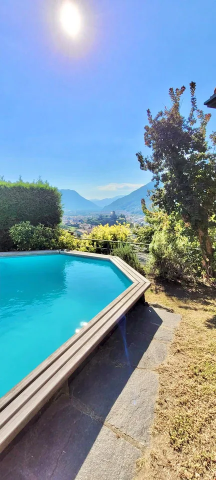 Casa con vista sui castelli / Haus mit Aussicht auf die Castelli