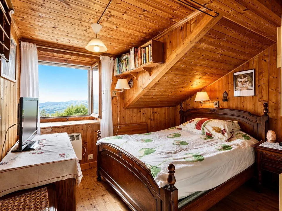 BEL APPARTEMENT AVEC VUE À RAVOIRE
