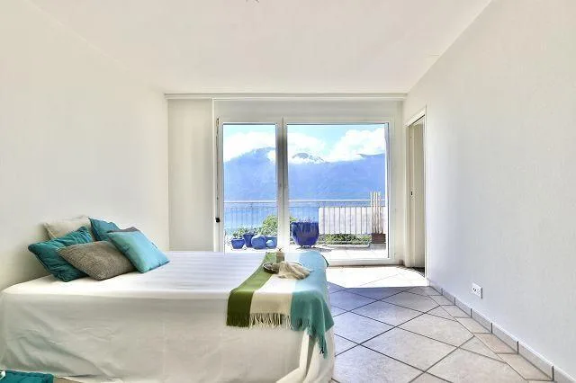 4 1/2-Zimmer-Luxuswohnung mit Terrasse und Garten mit Seeblick / ap... – Foto 12 von 29