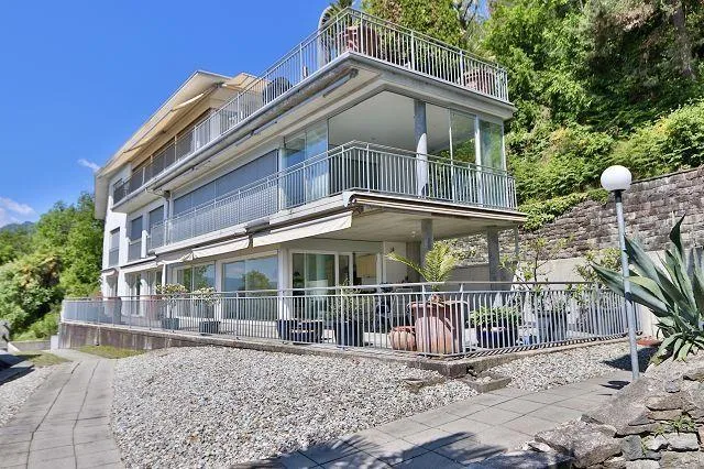 4 1/2-Zimmer-Luxuswohnung mit Terrasse und Garten mit Seeblick / ap...