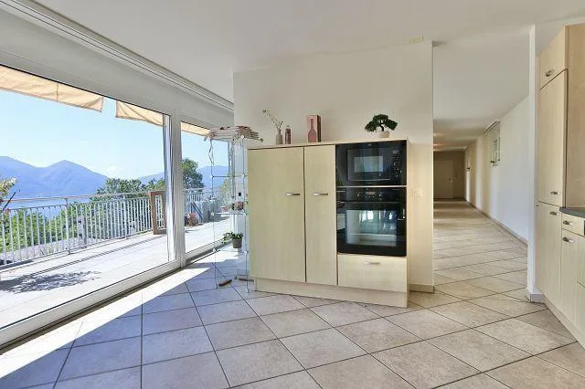 4 1/2-Zimmer-Luxuswohnung mit Terrasse und Garten mit Seeblick / ap... – Foto 8 von 29