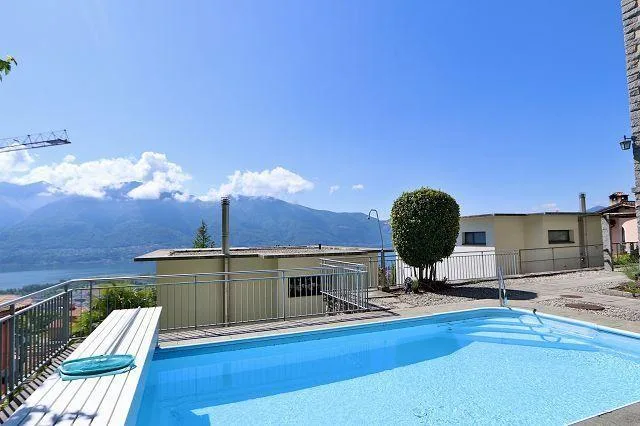 4 1/2-Zimmer-Luxuswohnung mit Terrasse und Garten mit Seeblick / ap... – Foto 29 von 29