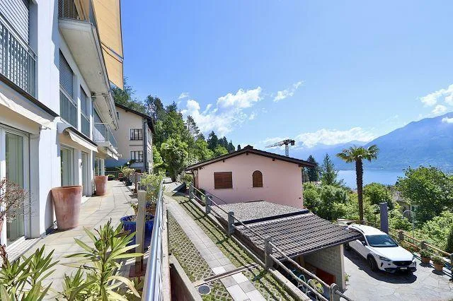 4 1/2-Zimmer-Luxuswohnung mit Terrasse und Garten mit Seeblick / ap... – Foto 27 von 29