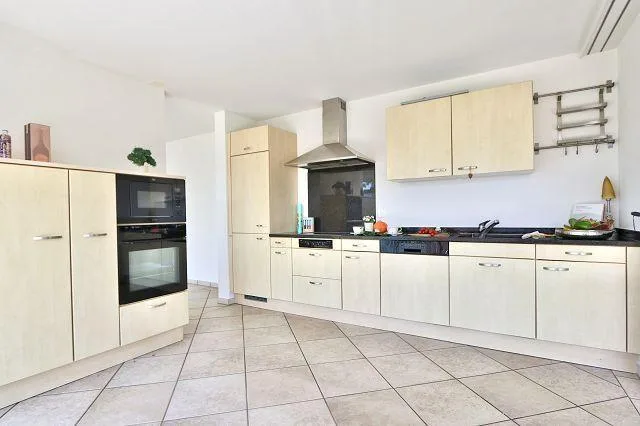 4 1/2-Zimmer-Luxuswohnung mit Terrasse und Garten mit Seeblick / ap... – Foto 7 von 29