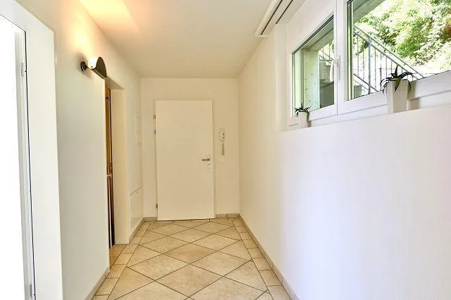 4 1/2-Zimmer-Luxuswohnung mit Terrasse und Garten mit Seeblick / ap... – Foto 13 von 29