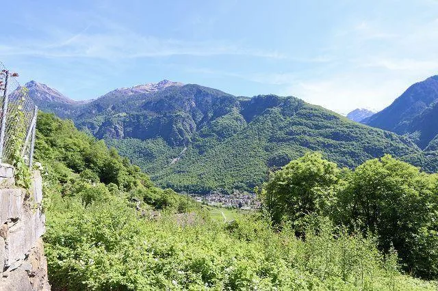 Bauland von 914 m2 an sehr ruhiger, sonniger Aussichtslage / terren... – Foto 6 von 17