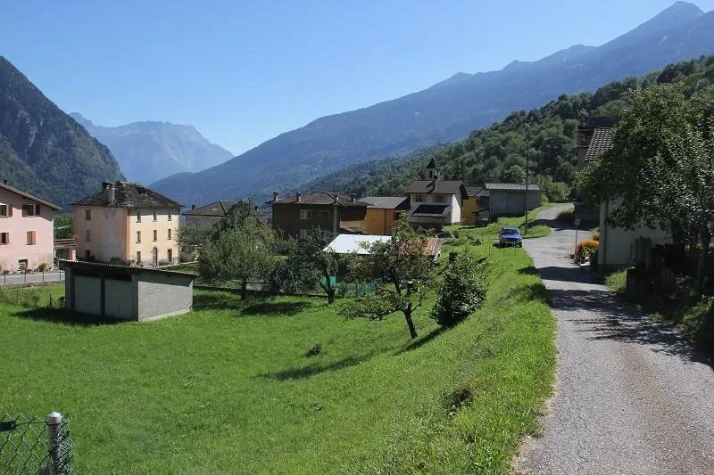 Baulandgrundstück von 1232m2 mit schönem Ausblick und guter Zufahrt...