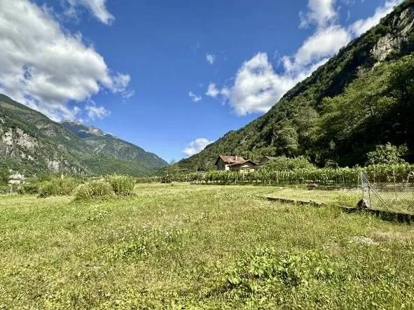 Bauland von 925 m2 am Dorfrand / terreno edificabile di 925 m2