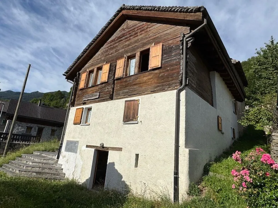LEONTICA Valle di Blenio - Maison Individuelle