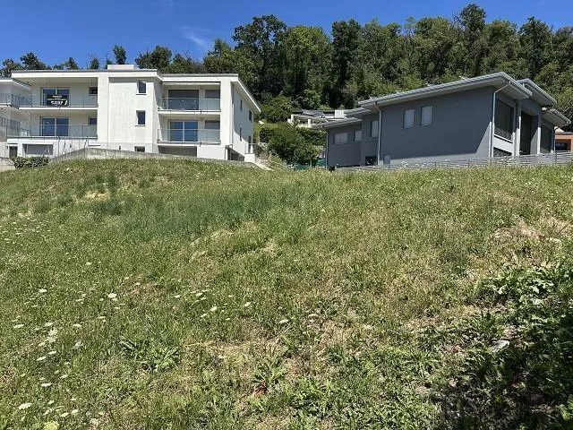 Bauland von 561 m2 Zone R2 an sehr sonniger, ruhiger Aussichtslage ...