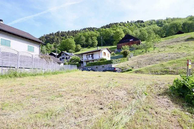 Baulandgrundstück von 575 m2 Fläche an sehr ruhiger, sonniger Aussi...