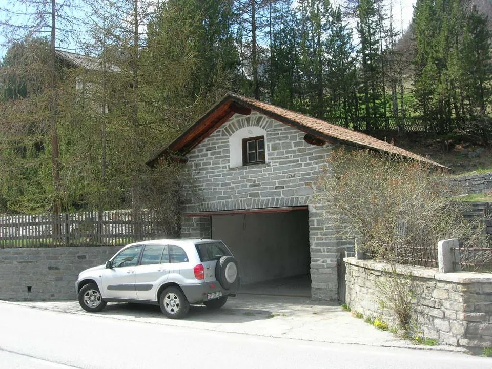 Altes Engadinerhaus mit sonnigem Alpengarten an sehr schöner Lage – photo 13 sur 19
