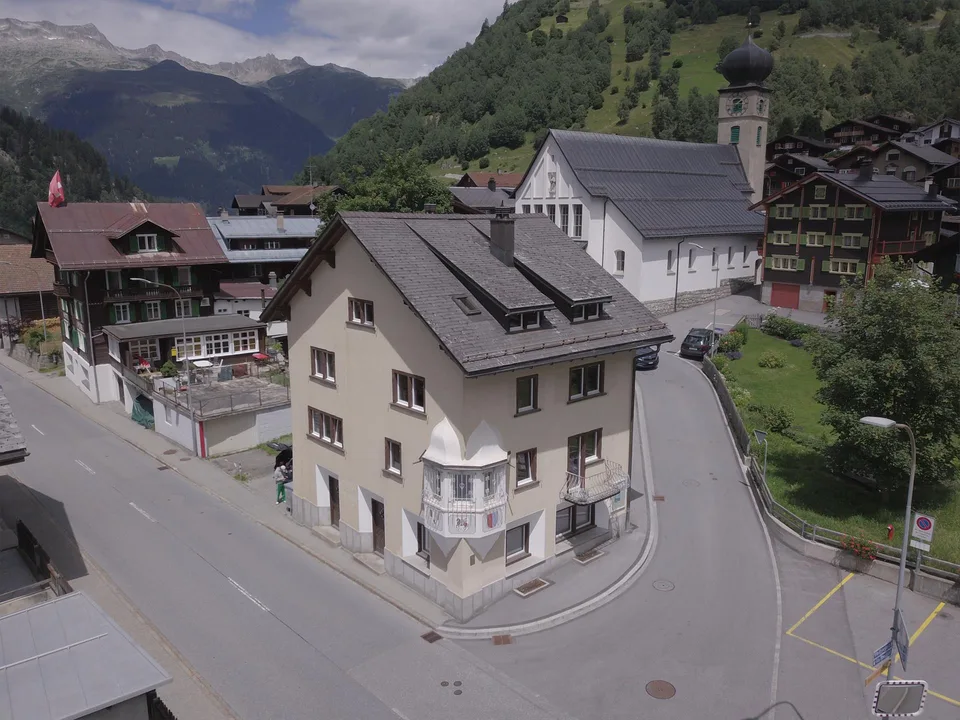 Doppeleinfamilienhaus mit 6+3 Zimmer in Curaglia, Medel/Lucmagn