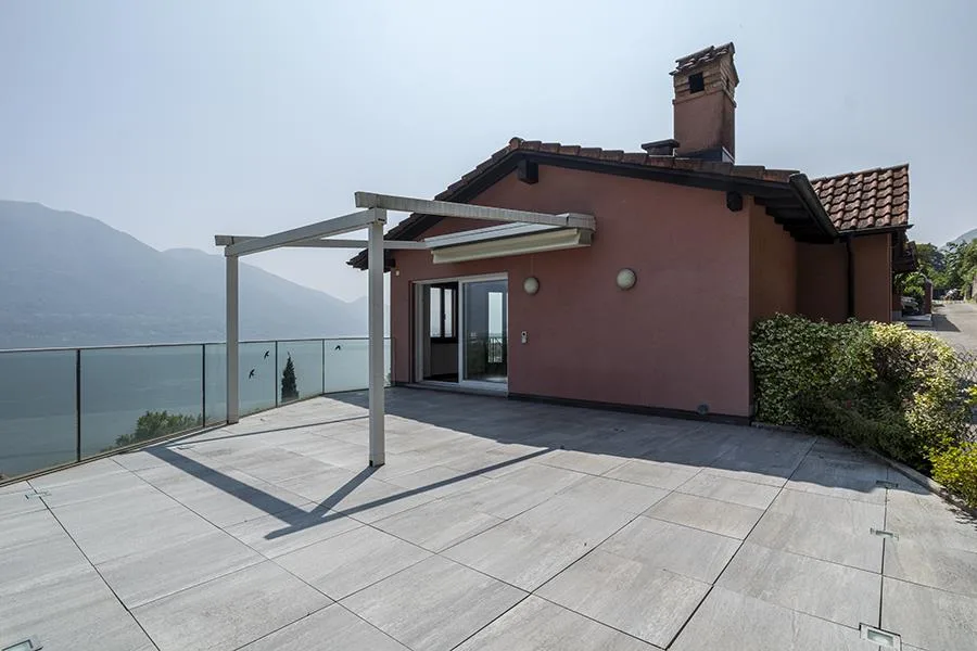 WUNDERBARES HAUS MIT SEEBLICK IN MINUSIO
