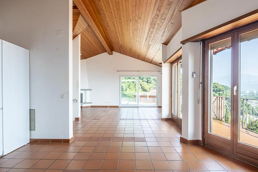 WUNDERBARES HAUS MIT SEEBLICK IN MINUSIO